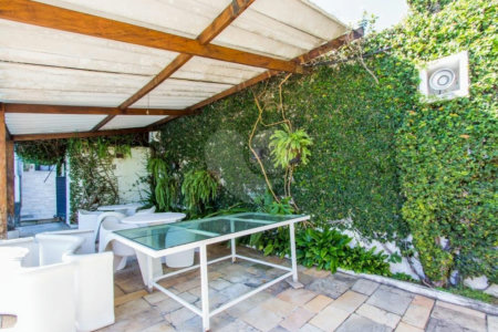 Casa Térrea à venda com 3 quartos, sendo 2 suítes, em Brooklin, São Paulo, SP