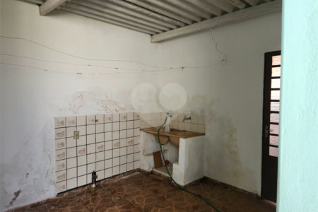 Casa à venda com 2 quartos no Centro, Araraquara, SP