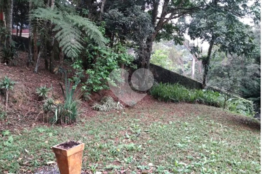 Casa à venda com 4 quartos, sendo 2 suítes,  no condomínio Parque Imperial da Cantareira, Mairiporã - SP