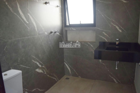 Casa à venda com 4 suítes no condomínio Figueira Garden, Atibaia - SP