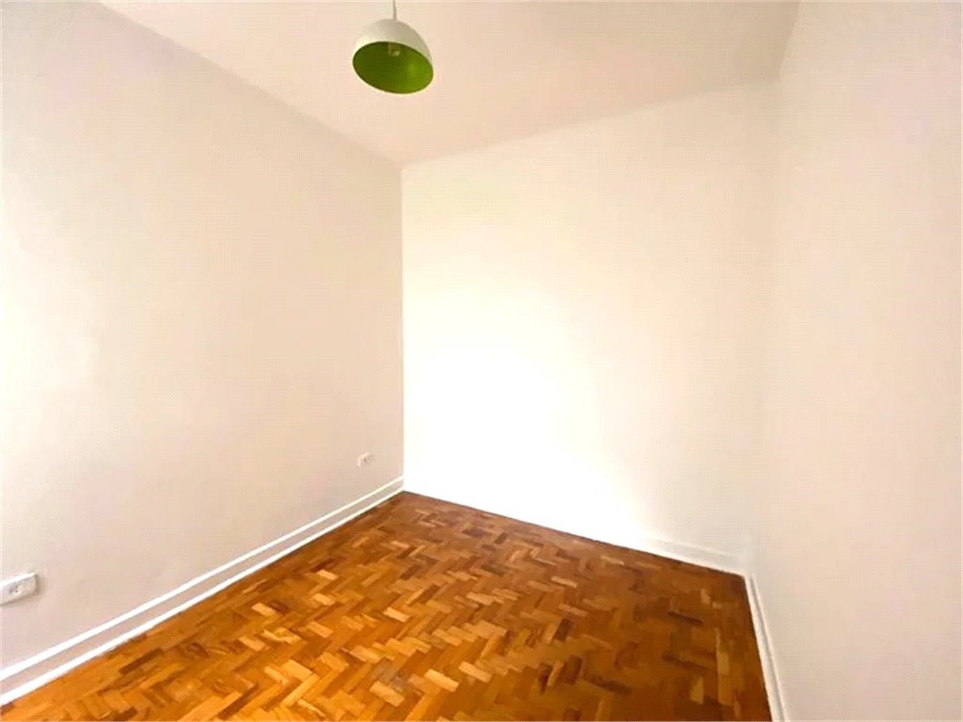 SOBRADO PARA VENDA OU LOCAÇÃO EM PERDIZES COM 3 DORM E 2 VAGAS DE GARAGEM