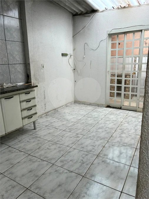 Casa Ampla e Versátil na Vila Marcelino — Excelente Espaço e Pronta para Ocupação Imediata!