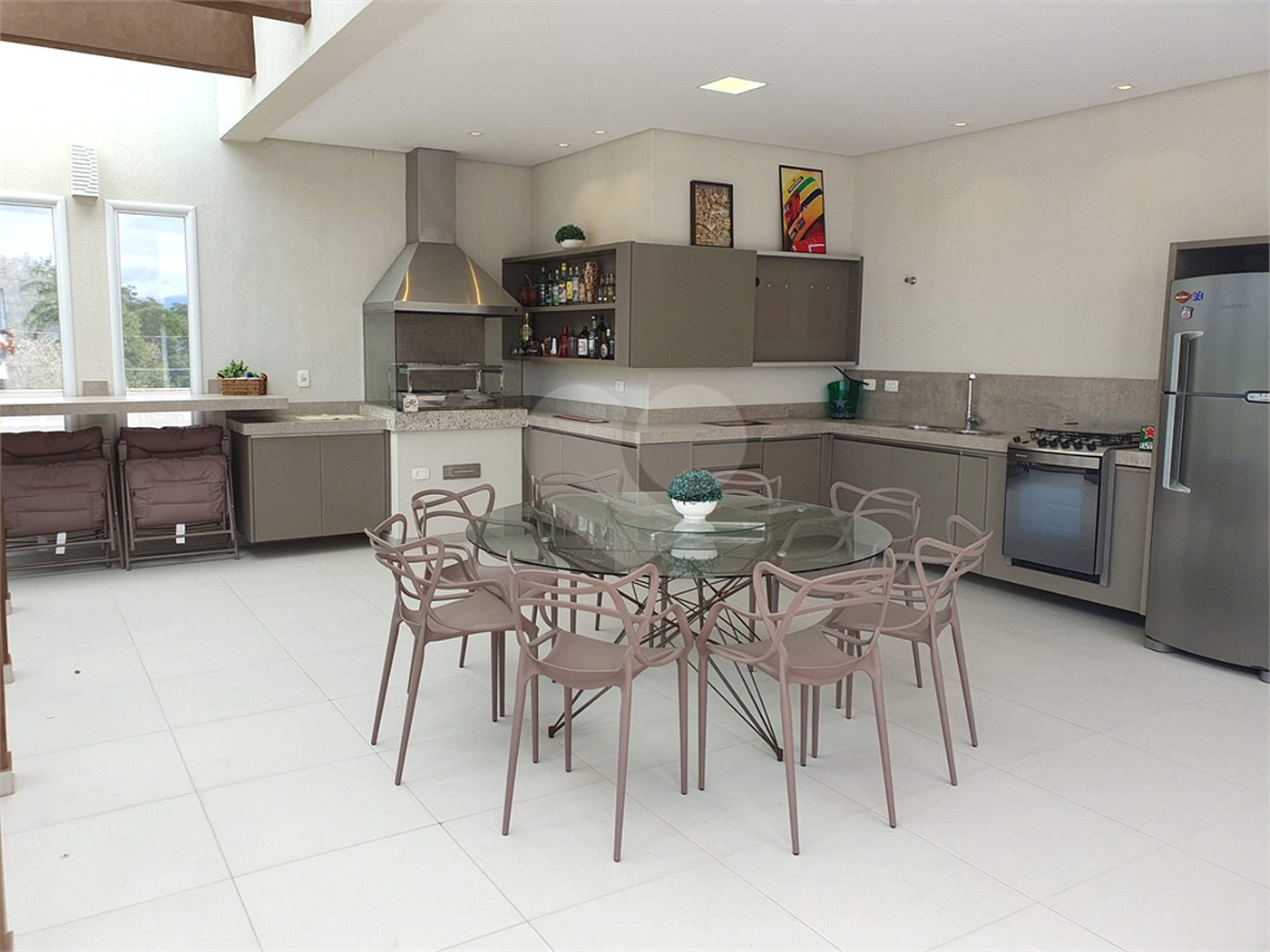 CASA A VENDA NO URBANOVA, CONDOMINIO JAGUARY, 4 DORMITORIOS, 4 SUITES, 5 VAGAS, PISCINA, SJC