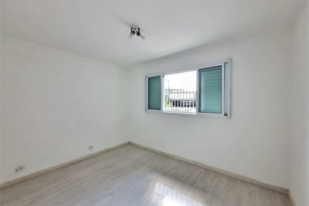 Sobrado à venda com 3 quartos, sendo 1 suíte,  em Jardim Ester Yolanda, São Paulo, SP