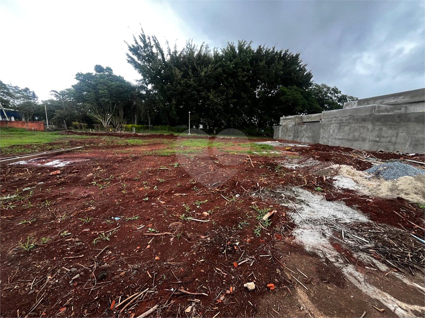 Terreno à venda com 3 quartos, sendo 1 suíte, em Vila Carolina, Itapetininga, SP
