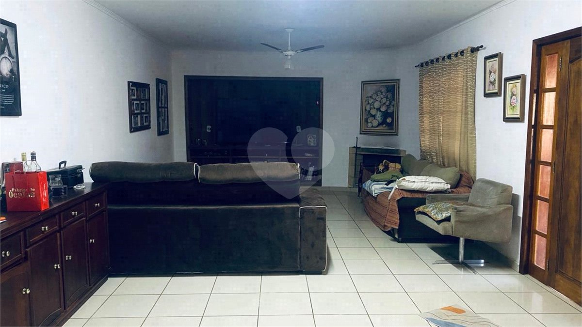 Chácara à venda com 3 quartos, sendo 1 suíte, em Loteamento Village, Serra Negra, SP