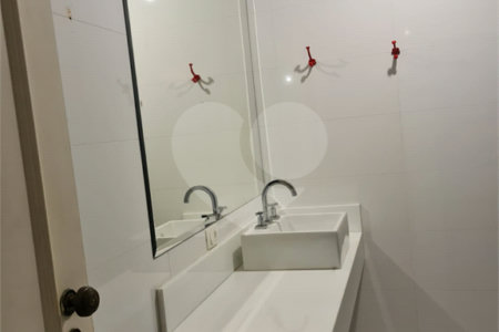 Apartamento à venda ou para alugar com 3 quartos, sendo 1 suíte, em Itaim Bibi, São Paulo, SP