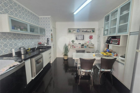 Apartamento à venda com 3 quartos, sendo 1 suíte, em Itaim Bibi, São Paulo, SP