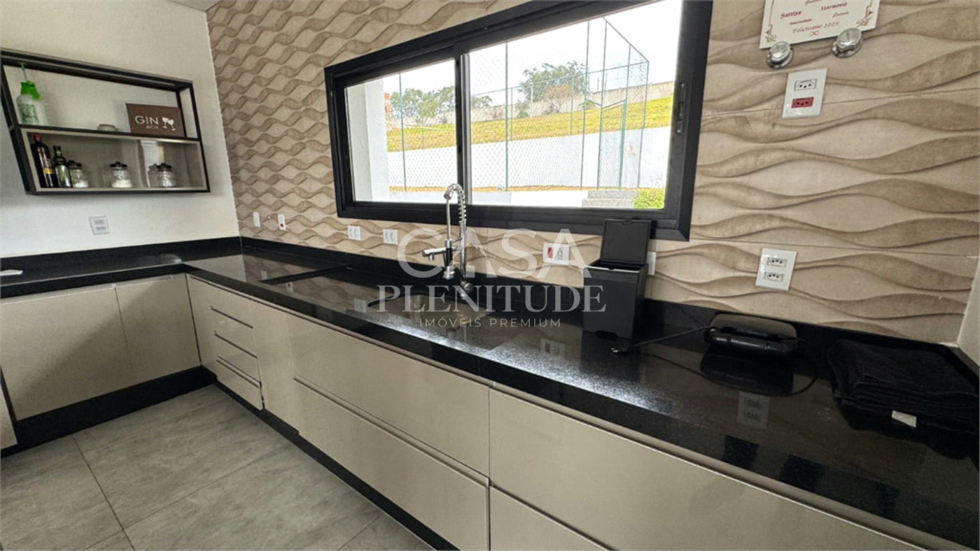 Casa em condomínio à venda ou para alugar com 5 quartos, sendo 3 suítes, no Centro, Piedade, SP