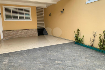Sobrado à venda com 4 quartos, sendo 1 suíte, em Vila Campo Grande, São Paulo, SP