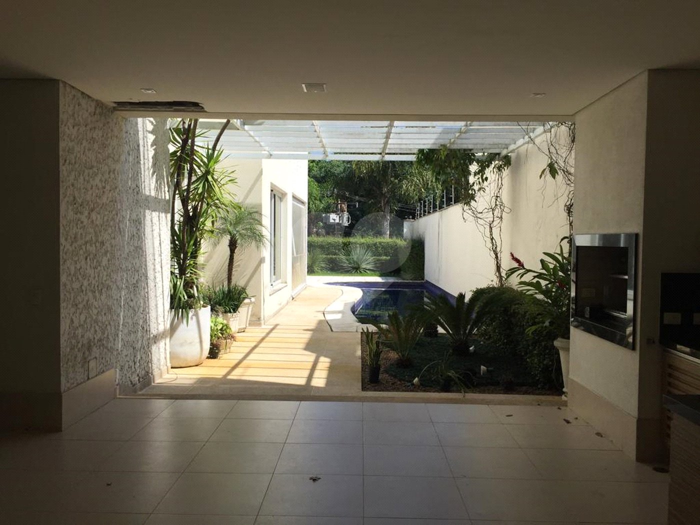 Sobrado à venda ou para alugar com 7 quartos, sendo 4 suítes,  em Cidade Jardim, São Paulo, SP