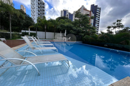 Apartamento à venda com 3 suítes em Vila Suzana, São Paulo, SP