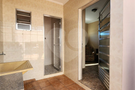 Sobrado à venda com 3 quartos, sendo 1 suíte,  em Vila Constança, São Paulo, SP