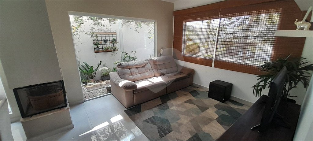 Casa à venda com 3 quartos, sendo 1 suíte, no condomínio Residencial Itatiba Country Club, Itatiba - SP
