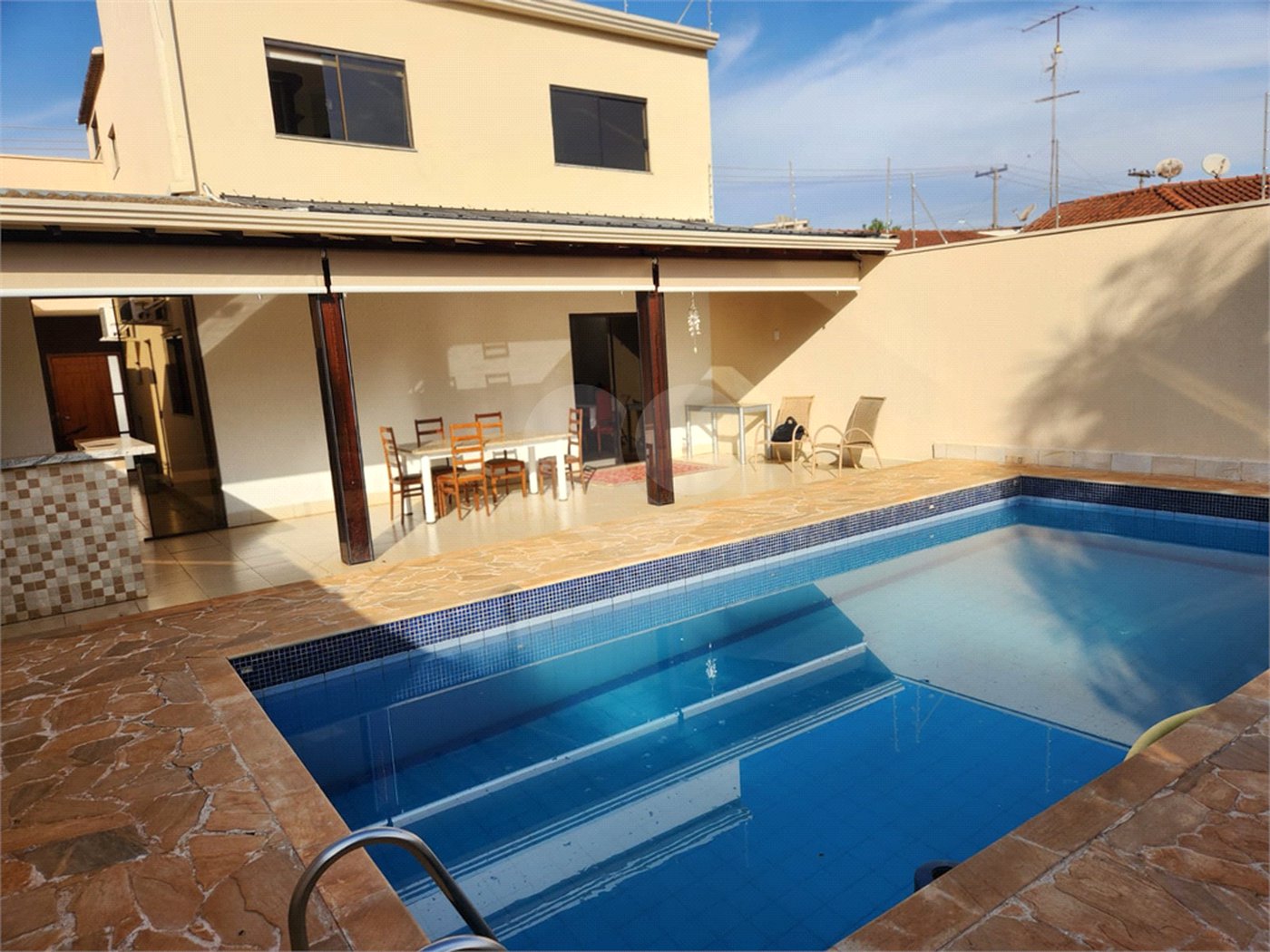 Casa à venda ou para alugar com 3 quartos, sendo 1 suíte, em Jardim Primavera, Araraquara, SP