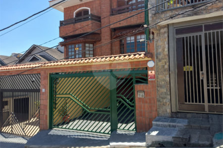 Sobrado à venda com 3 quartos, sendo 1 suíte,  em Santa Teresinha, São Paulo, SP