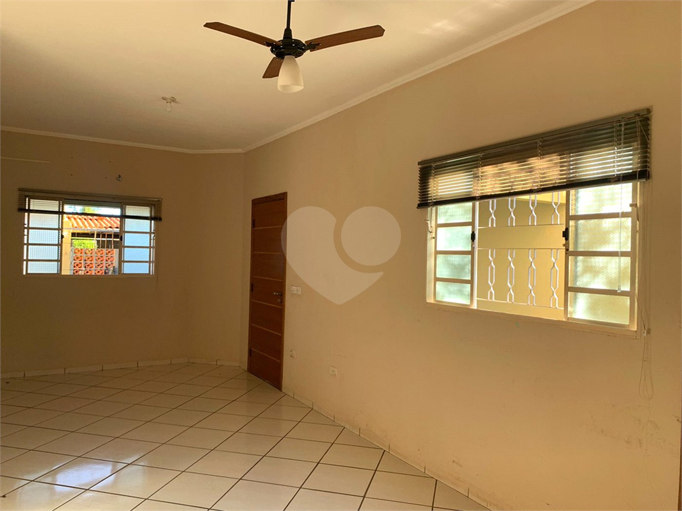 Casa à venda com 3 quartos, sendo 1 suíte,  no Centro, Três Lagoas, MS