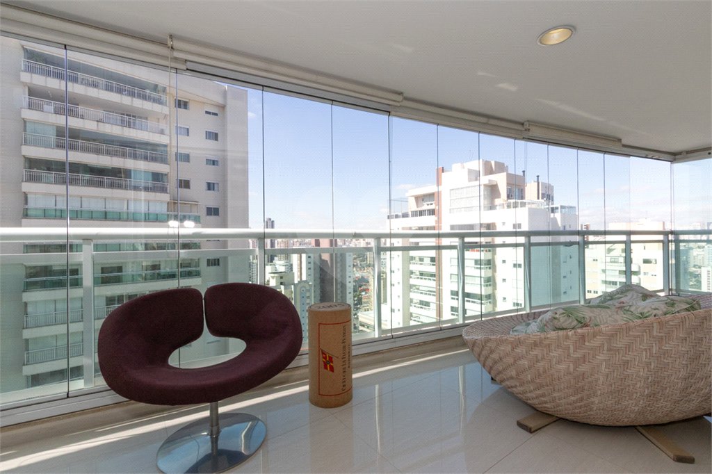 Apartamento à venda com 4 quartos, sendo 3 suítes,  em Vila Romana, São Paulo, SP