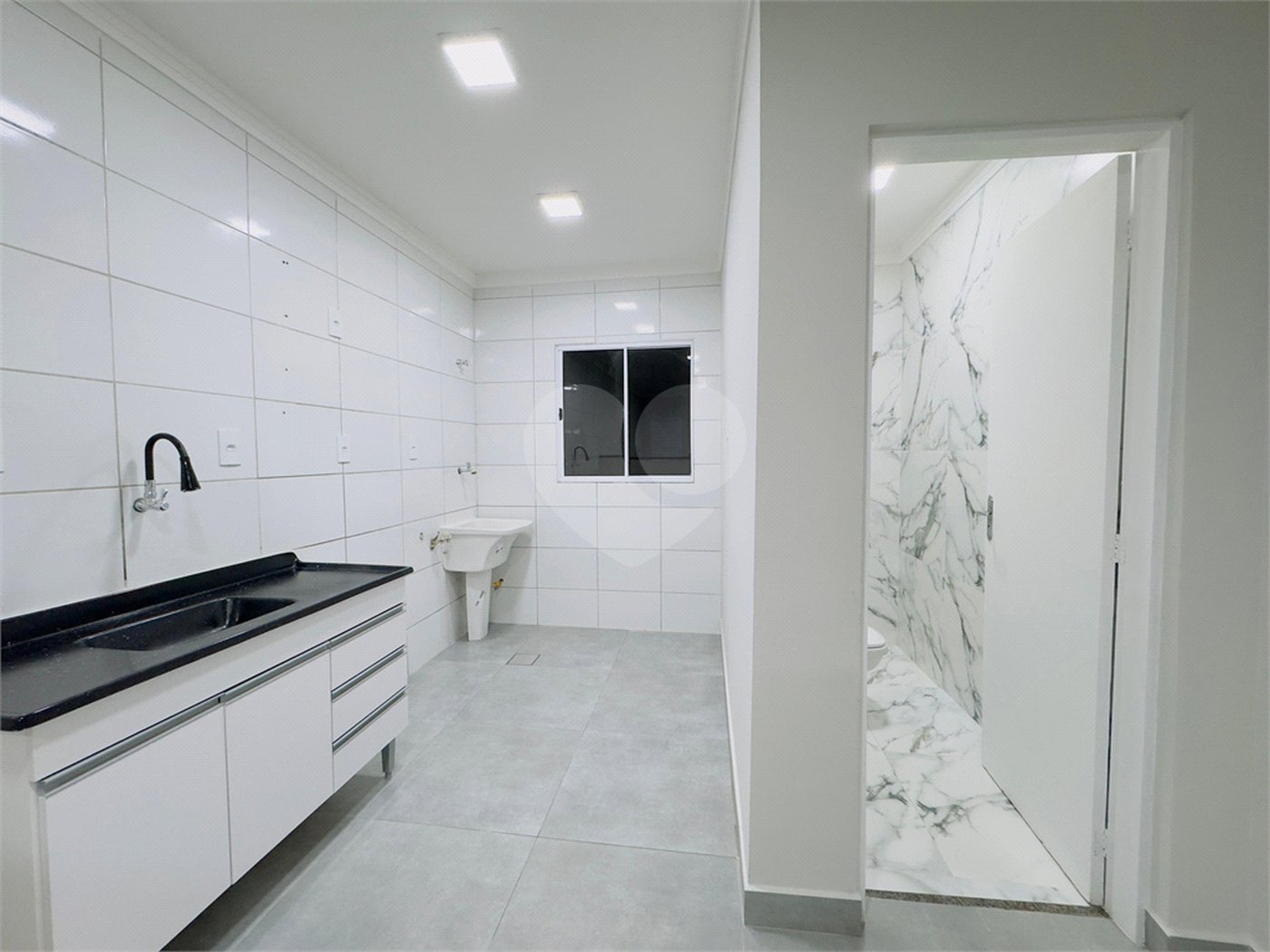 Apartamento à venda com 2 quartos em Lopes de Oliveira, Sorocaba, SP