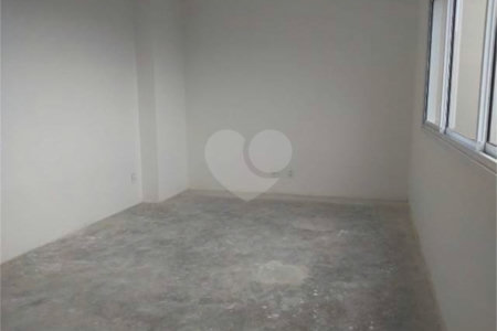 Apartamento à venda com 2 quartos, sendo 1 suíte,  em Vila Paiva, São Paulo, SP