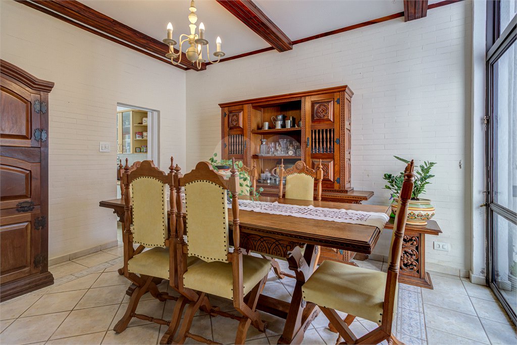Casa à venda com 3 quartos, sendo 1 suíte, em Alto da Boa Vista, São Paulo, SP