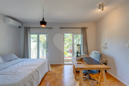 Casa à venda com 4 quartos, sendo 2 suítes,  em Alto da Boa Vista, São Paulo, SP