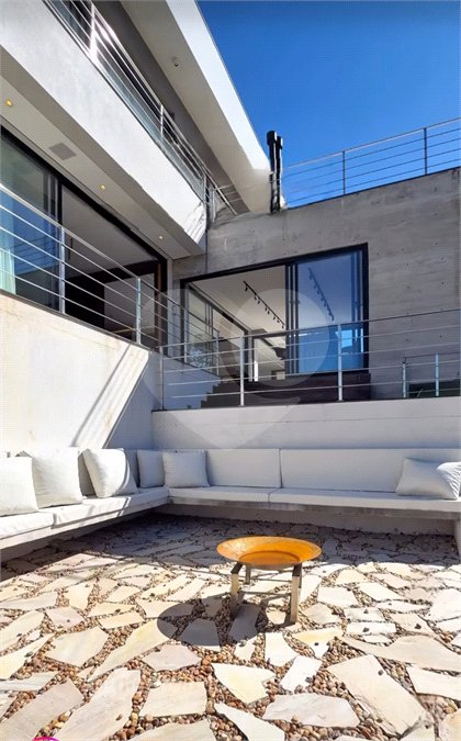 Casa à venda com 3 suítes no condomínio Figueira Garden, Atibaia - SP