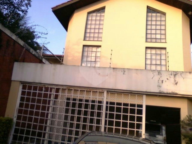 Sobrado à venda com 4 quartos, sendo 2 suítes,  em Jardim Virginia Bianca, São Paulo, SP