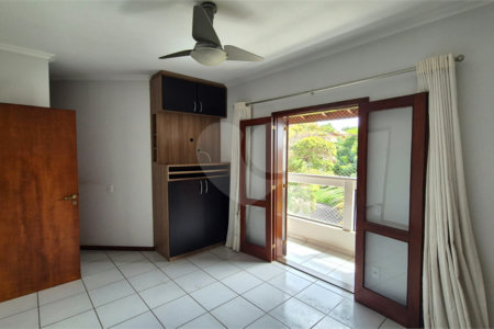 Casa à venda com 4 quartos, sendo 2 suítes, no condomínio Residencial Grape Village, Vinhedo - SP