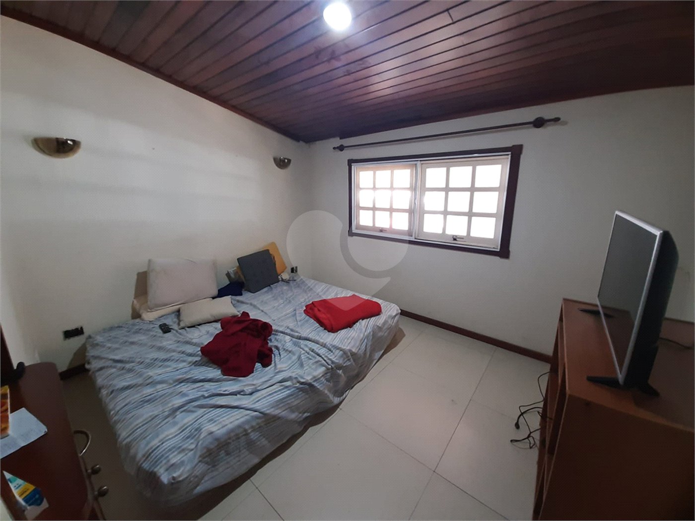 Casa à venda ou para alugar com 3 quartos, sendo 2 suítes, no condomínio Chácara das Rosas, São Paulo - SP