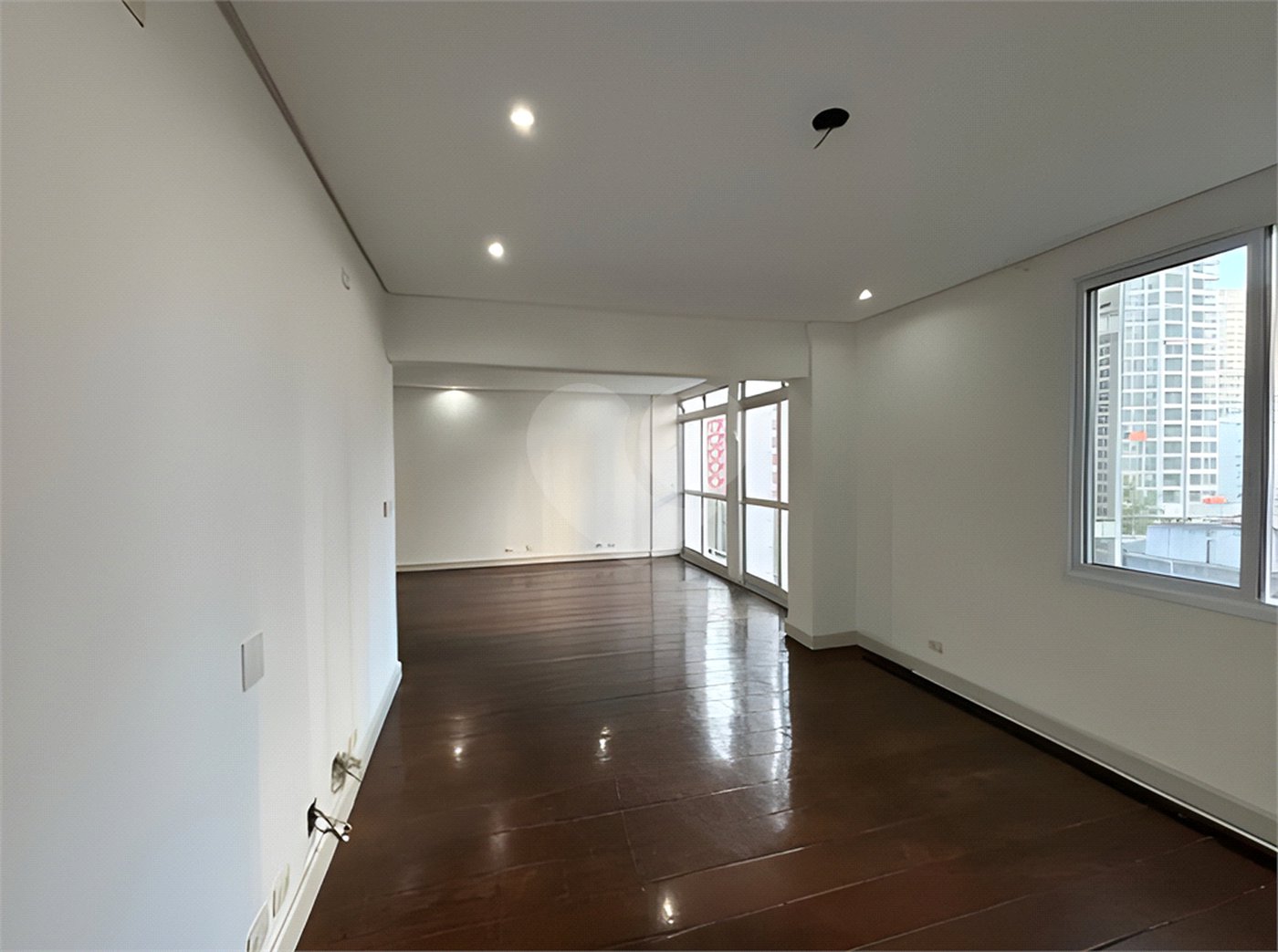 Apartamento à venda com 3 quartos, sendo 1 suíte, em Cerqueira César, São Paulo, SP