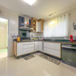 Casa à venda com 4 quartos, sendo 2 suítes,  no condomínio Floradas da Serra, São Paulo - SP