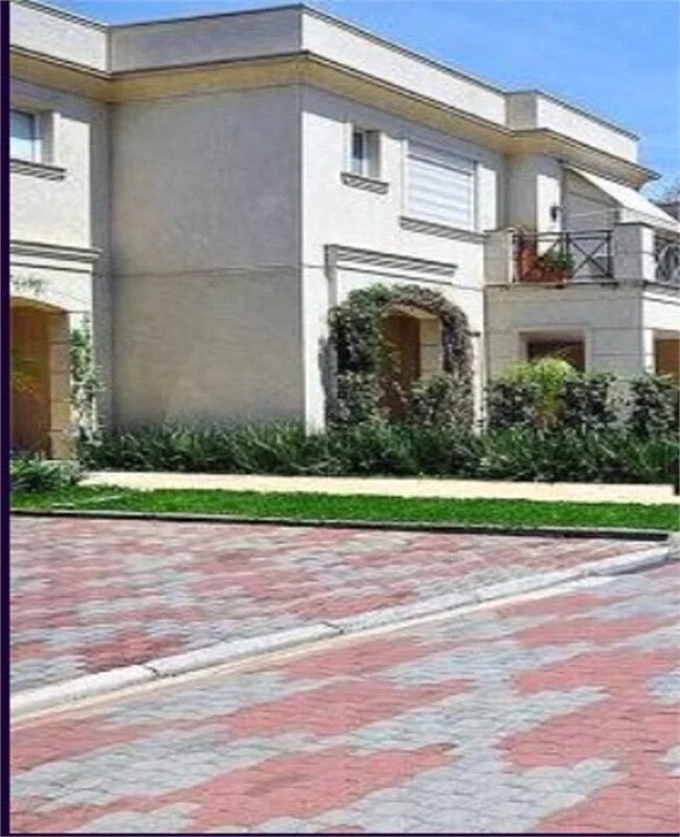 Casa à venda com 4 suítes no condomínio Village Paineiras, São Paulo - SP
