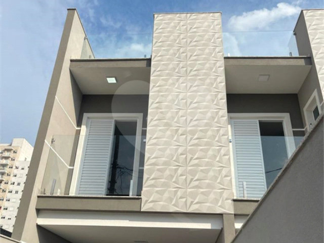 Sobrado à venda com 3 quartos, sendo 1 suíte,  em Parque Vitória, São Paulo, SP