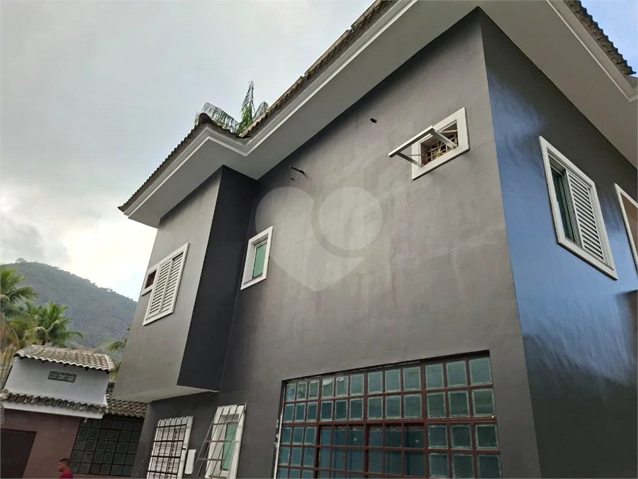 Casa à venda com 3 quartos, sendo 1 suíte, em Vargem Pequena, Rio de Janeiro, RJ