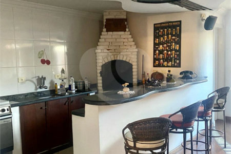 Casa à venda com 4 quartos, sendo 3 suítes, em Jardim Maia, Guarulhos, SP