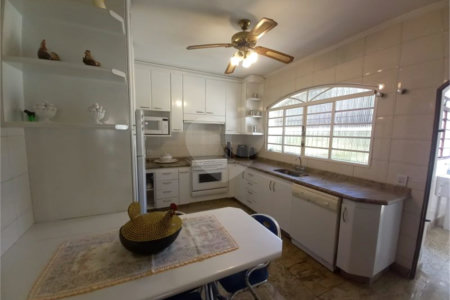 Casa à venda com 5 quartos, sendo 2 suítes, no condomínio Estância Marambaia, Vinhedo - SP