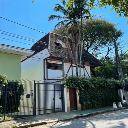 Sobrado à venda com 5 quartos, sendo 3 suítes, em Cidade Monções, São Paulo, SP
