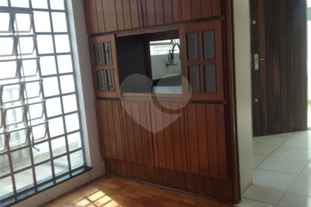 Casa à venda com 3 quartos, sendo 1 suíte, no Centro, Mogi das Cruzes, SP