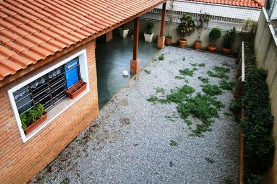 Sobrado à venda com 8 quartos, sendo 2 suítes, em Santana, São Paulo, SP