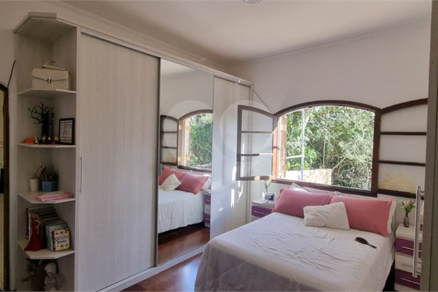 Casa à venda com 7 quartos, sendo 4 suítes, no condomínio Residencial Ypeville, Mairiporã - SP