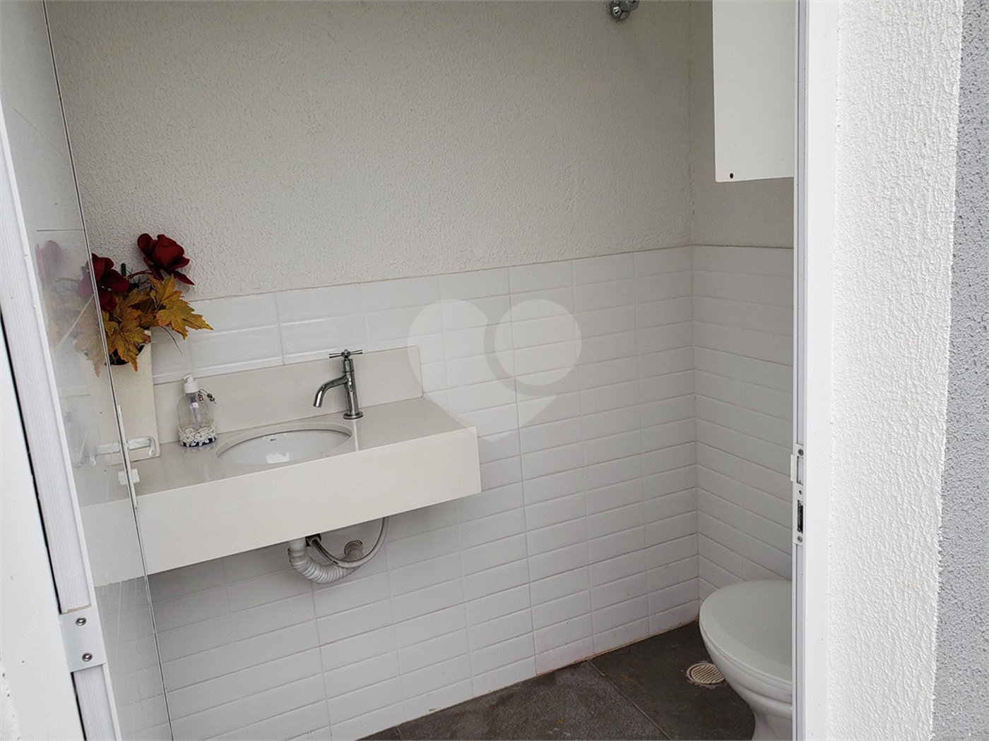 Casa à venda com 3 suítes no condomínio Residencial Veredas, Mogi das Cruzes - SP
