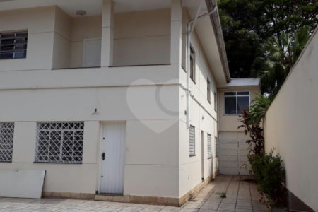 Sobrado à venda com 3 quartos, sendo 1 suíte, em Campo Belo, São Paulo, SP