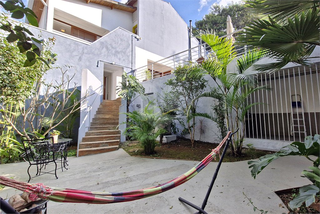 Casa à venda com 3 suítes em Jardim Prudência, São Paulo, SP