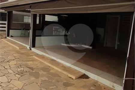 Casa à venda com 5 quartos, sendo 1 suíte, no Centro, Bom Jesus dos Perdões, SP