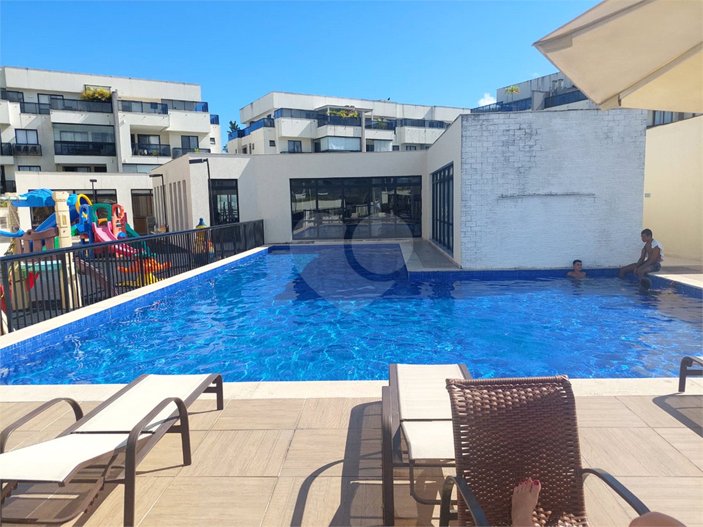 Casa à venda com 3 quartos, sendo 2 suítes, no condomínio Outside Authentic Residences, Rio de Janeiro - RJ