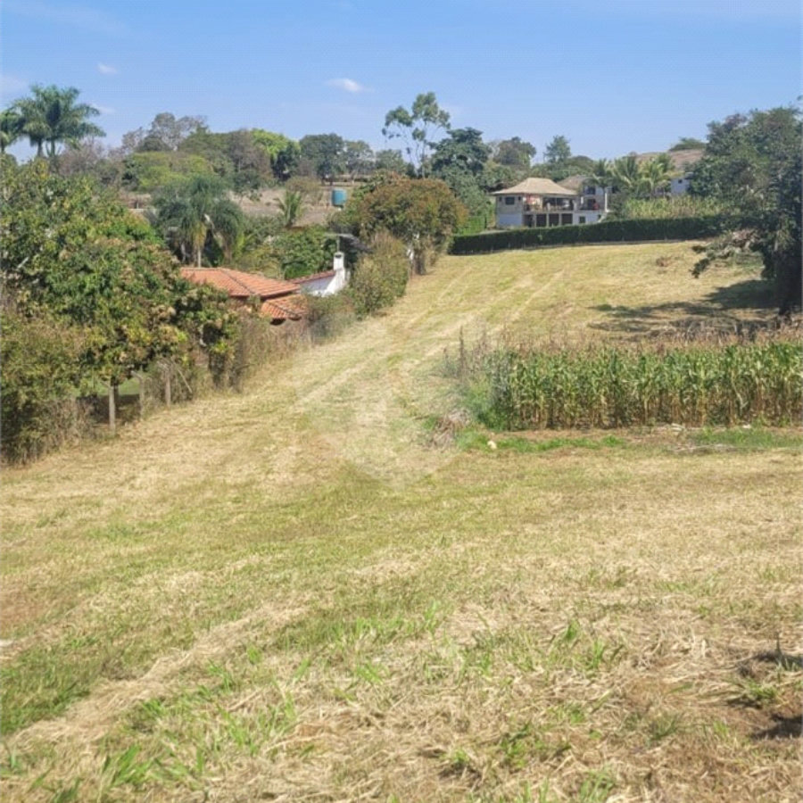 Indaiatuba - Lote 3 – 3000 m2 – Final de Rua Sem Saída - Localização Privilegiada - Terreno em local nobre, no final de rua sem saída - R$ 1.300.000,00 - vista maravilhosa - Condomínio com: Ruas arborizadas; Academia ao ar livre; Pista de Cooper; Playground; 7 lagos; Portaria e ronda 24h.Rua casc