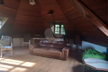 Chácara à venda com 7 quartos, sendo 3 suítes, em Saboó, São Roque, SP