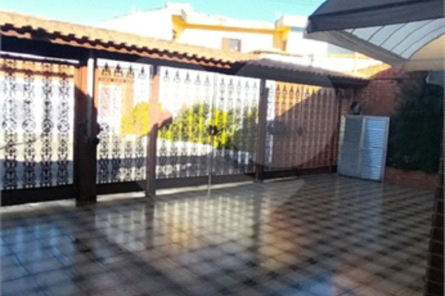Casa à venda com 3 quartos, sendo 1 suíte, em Vila Scarpelli, Santo André, SP