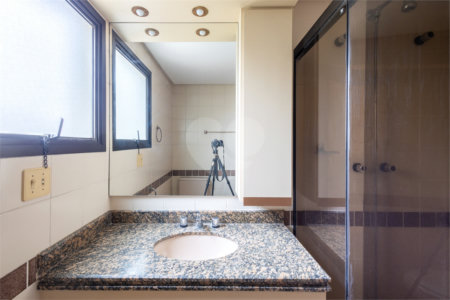 Apartamento à venda com 4 quartos, sendo 3 suítes,  em Jardim Monte Kemel, São Paulo, SP